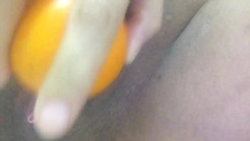 Juicemyanal Shows Off What Her Gaping Pussy Can Do