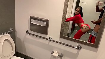 Genevieve Sinn Sucks Sevyan Harden S BBC In Public Bathroom