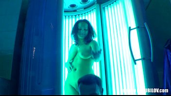 Amateur Couple Having Sex In A Tanning Salon