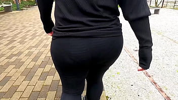 Mom Vpl Thick Ass Public