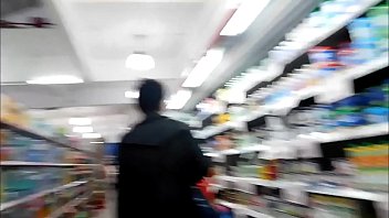 Esposa Ninfomana Puta Enferma Va Al Supermercado Y Se Trae 2 Pijas Para Que Se La Metan Por Todos Lados Mientras El Marido Trabaja Completo