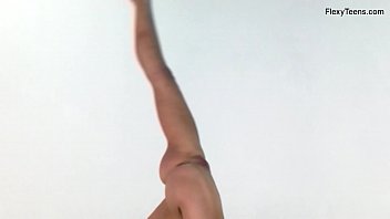 Super Flexible Hot Gymnast Raykina